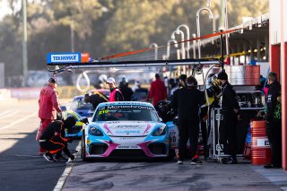 #210 - TekworkX Motorsport - Zoe Woods - Daniel Stutterd - Porsche 718 Cayman GT4 MR CS l © Race Project l Daniel Kalisz l GT4 Australia | GT4 Australia