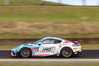 #210 - TekworkX Motorsport - Zoe Woods - Daniel Jilesen - Porsche 718 Cayman GT4 RS CS l © Race Project l Daniel Kalisz | GT4 Australia