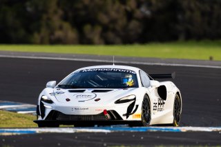 #26 - DNA Team Racing - Jason Yu - Josh Buchan - McLaren Artura GT4 l © Race Project l Daniel Kalisz | GT4 Australia