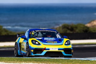 #1 - Method Motorsport - Shane Smollen - Lachlan Mineeff - Porsche 718 Cayman GT4 CS l © Race Project l Daniel Kalisz | GT4 Australia