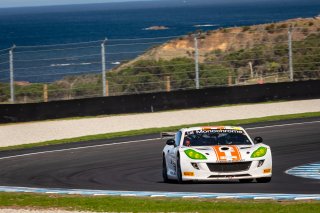 #56 - Team Nineteen - Oscar Targett - Ginetta G56 GT4 l © Race Project l Daniel Kalisz | GT4 Australia