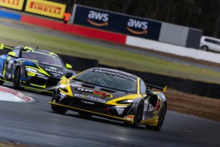 #75 – Tufflift Racing TSM – Zac Soutar – Glenn Nirwan – McLaren Artura GT4 | © Race Project | Daniel Kalisz | © Race Project | Daniel Kalisz