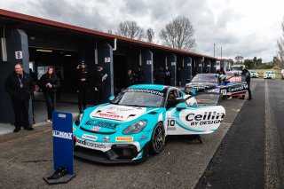  #210 – TekworkX Motorsport / ZW Racing – Nash Morris / Zoe Woods – Porsche 718 Cayman GT4 RS CS | © Race Project | Daniel Kalisz | Daniel Kalisz