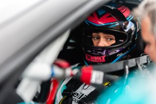 #210 – TekworkX Motorsport / ZW Racing – Zoe Woods – Porsche 718 Cayman GT4 RS CS | © Race Project | Daniel Kalisz | Daniel Kalisz