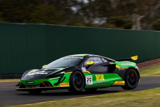 #25 – Method Motorsport – Chaz Mostert / Tom Hayman / Max Geoghegan – McLaren Artura GT4 | © Race Project | Daniel Kalisz | Daniel Kalisz