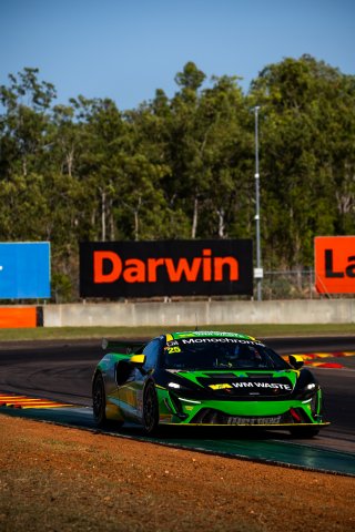 #25 - Method Motorsport - Tom Hayman - Jett Murray - McLaren Artura GT4 l &copy; Jack Martin Photography | &copy; Jack Martin Photography