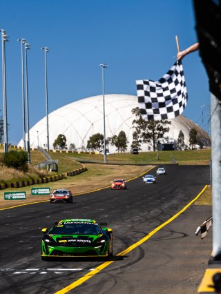 #25 - Method Motorsport - Tom Hayman - Jett Murray - McLaren Artura GT4 l &copy; Jack Martin Photography  | &copy; Jack Martin Photography
