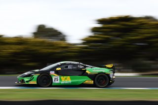 #25 - Method Motorsport - Tom Hayman - Max Geoghegan - McLaren Artura GT4 l © Race Project l Daniel Kalisz | GT4 Australia