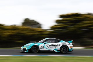 #210 - TekworkX Motorsport / ZW Racing - Nash Morris - Zoe Woods - Porsche 718 Cayman GT4 RS CS l © Race Project l Daniel Kalisz | GT4 Australia