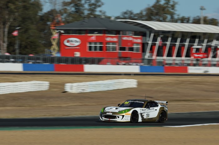 Close fight between Porsche and Ginetta to close out practice at Queensland Raceway