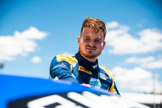 #1 - Method Motorsport - Lachlan Mineeff - Porsche 718 Cayman RS CS l © Jack Martin Photography | GT4 Australia
