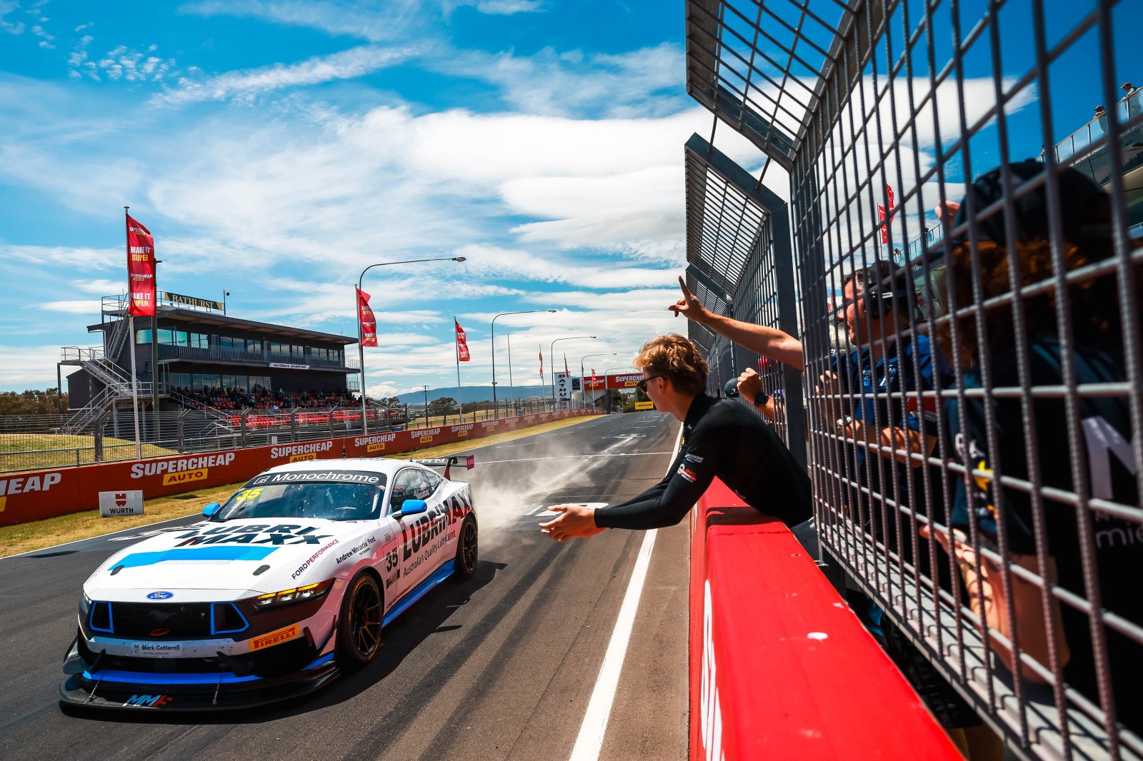 Miedecke Mustang wins ends the season with victory, Method Motorsport take Silver Cup