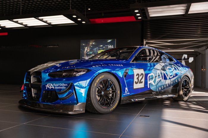 Jacob Lawrence and John Bowe launch new BMW G82 M4 GT4