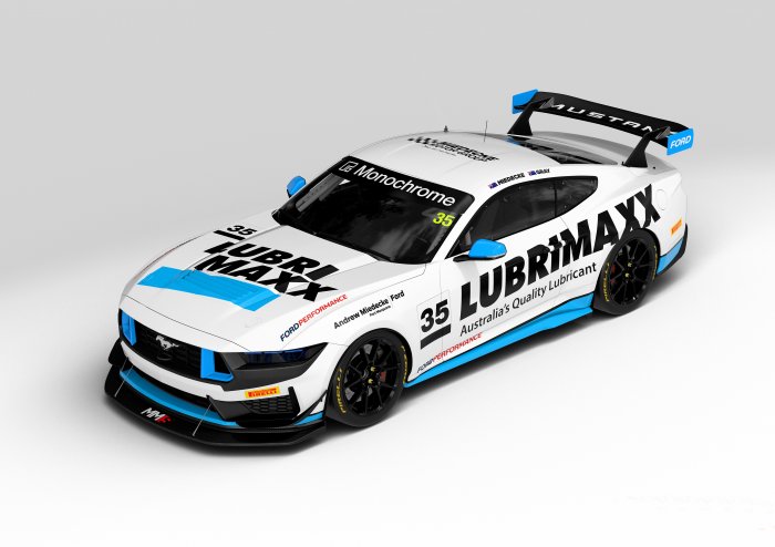 Miedecke Mustang makes shock debut at Phillip Island